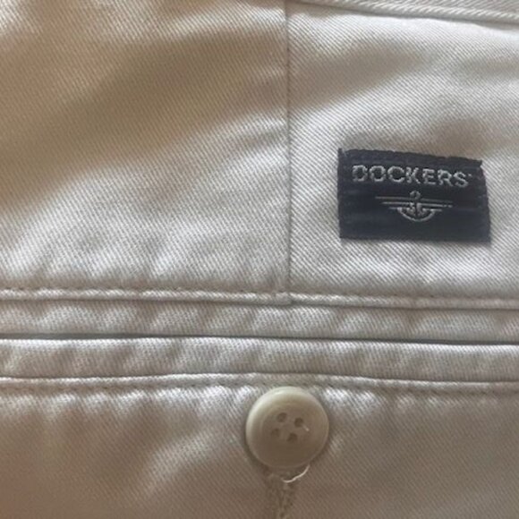 DOCKERS pants 36x30 tan khaki Like New! - Picture 2 of 6